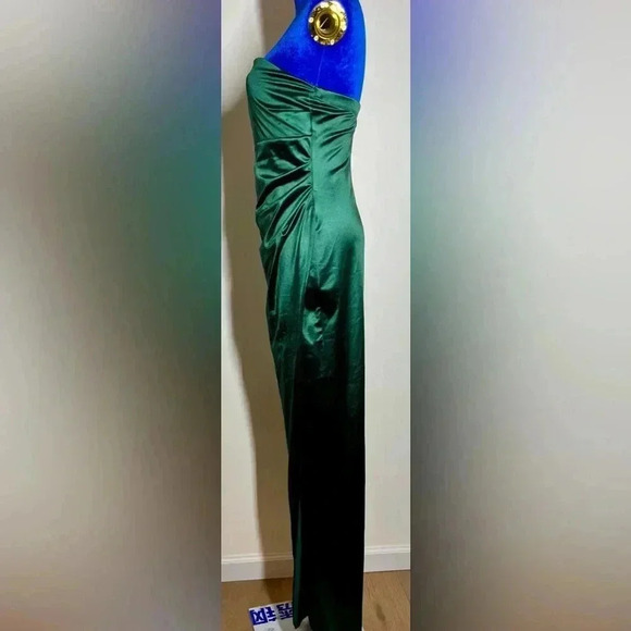 Emerald Sundae | Evening / Formal Gown | Hunter Green | Size Small 4-6 - Picture 3 of 7